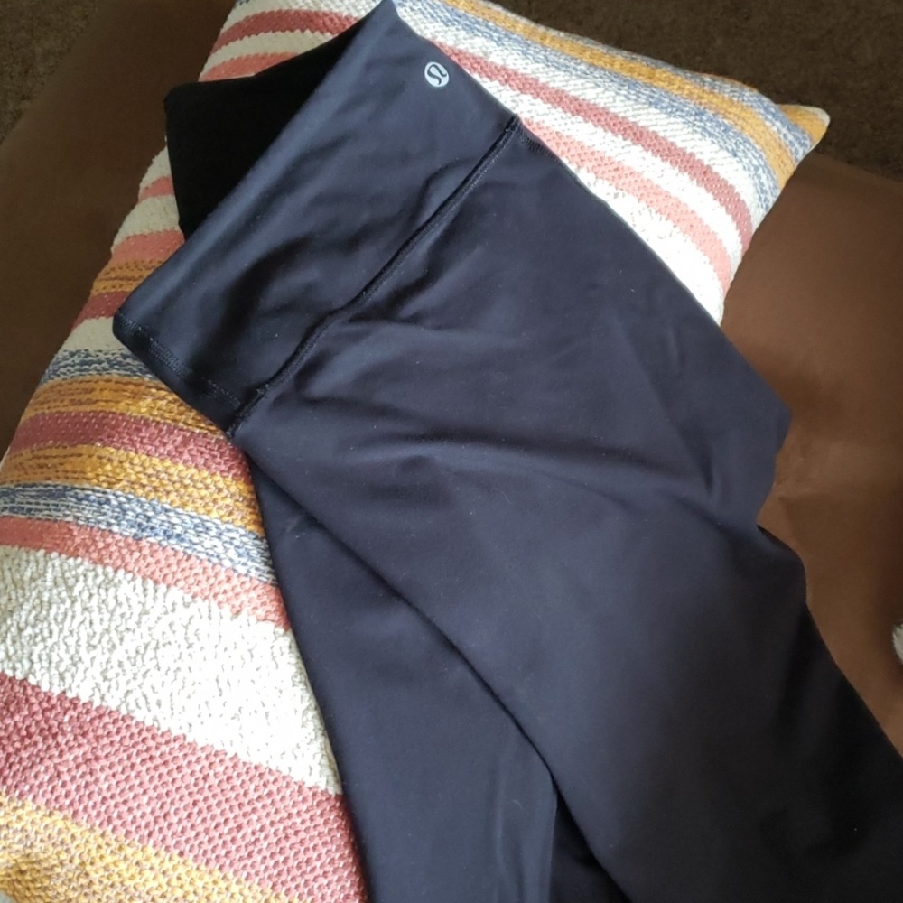 Lululemon black crop leggings, size 10